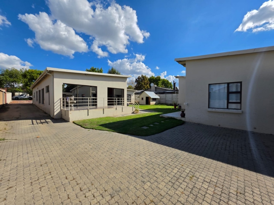6 Bedroom Property for Sale in Bethlehem Free State